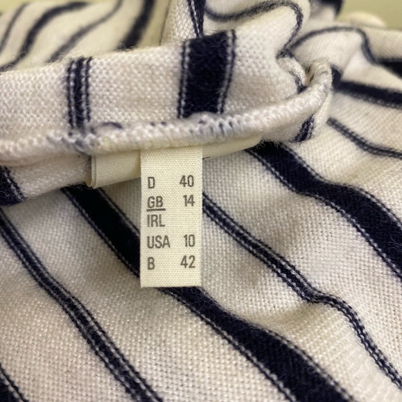 März, short sleeve sweater already been worn, very clean - Picture 5 of 6